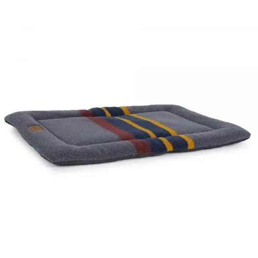 Pendleton Vintage Camp Comfort Cushion- Lake | Berber Dog Bed